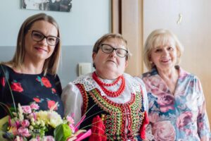 Wręczenie kwiatów KGW