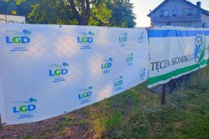 Widok na banery LGD oraz Tęczy Słomiróg